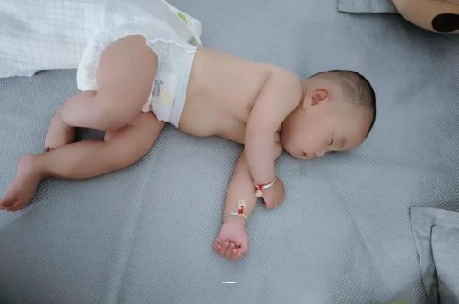 宁波几个月宝宝会抬头